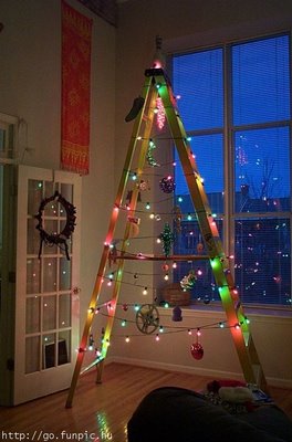 [unusual_christmas_tree_01[0].jpg]